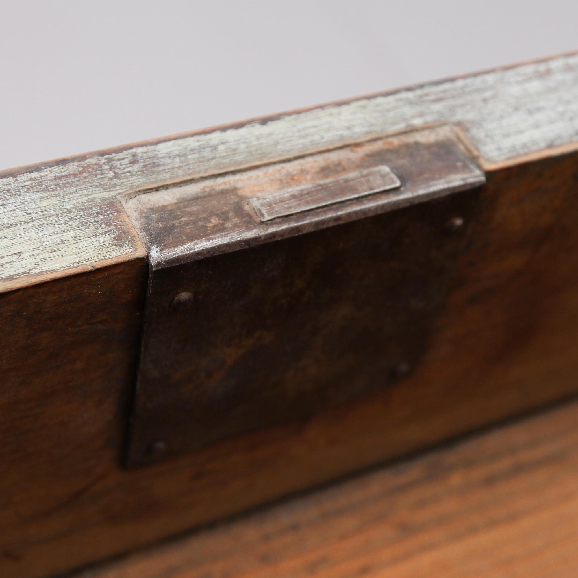 SKRIVBORD, 1800-talets andra hälft.