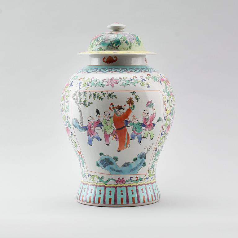 LOCKURNA, porslin, Kina, 1900-/2000-tal.