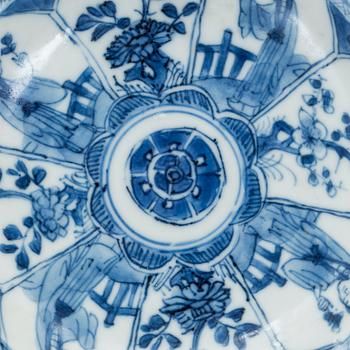 VINKOPP MED FAT, porslin, Kina, Kangxi (1662-1722).