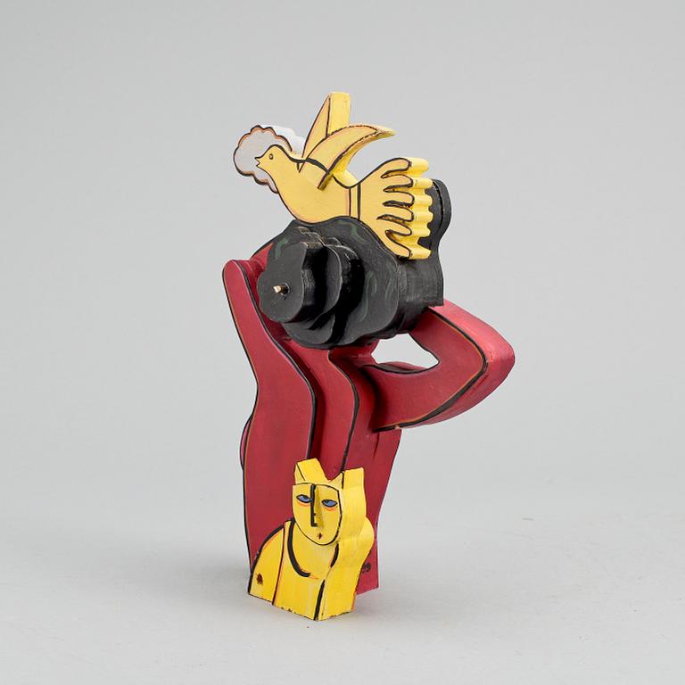 BEVERLOO CORNEILLE, skulptur, trä, sign o numr 372/999.