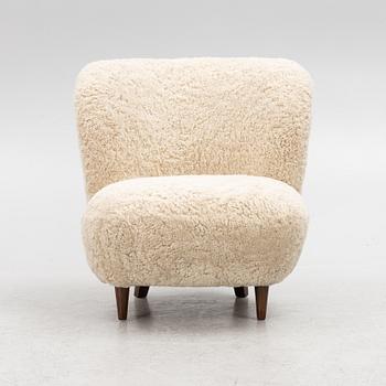 Armchair, Swedish Modern, first half of the 20th century.