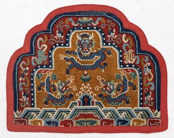 Tronstolsmatta, antik Tibet, ca 66 x 81 cm.