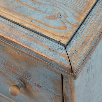 A small dresser, second half of the 19th century.