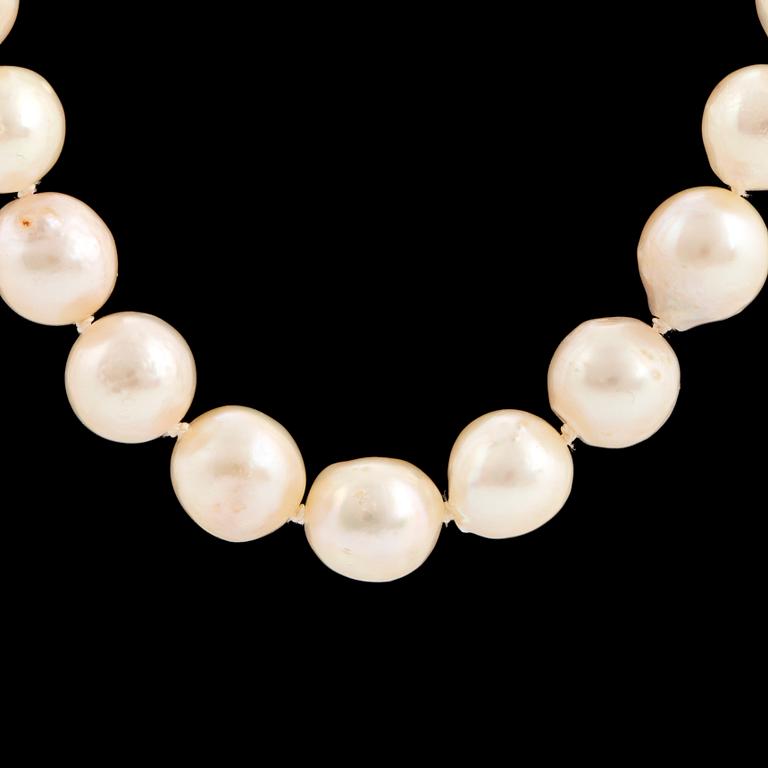 A cultured pearl necklace, 18K white gold clasp with eight-cut diamonds.