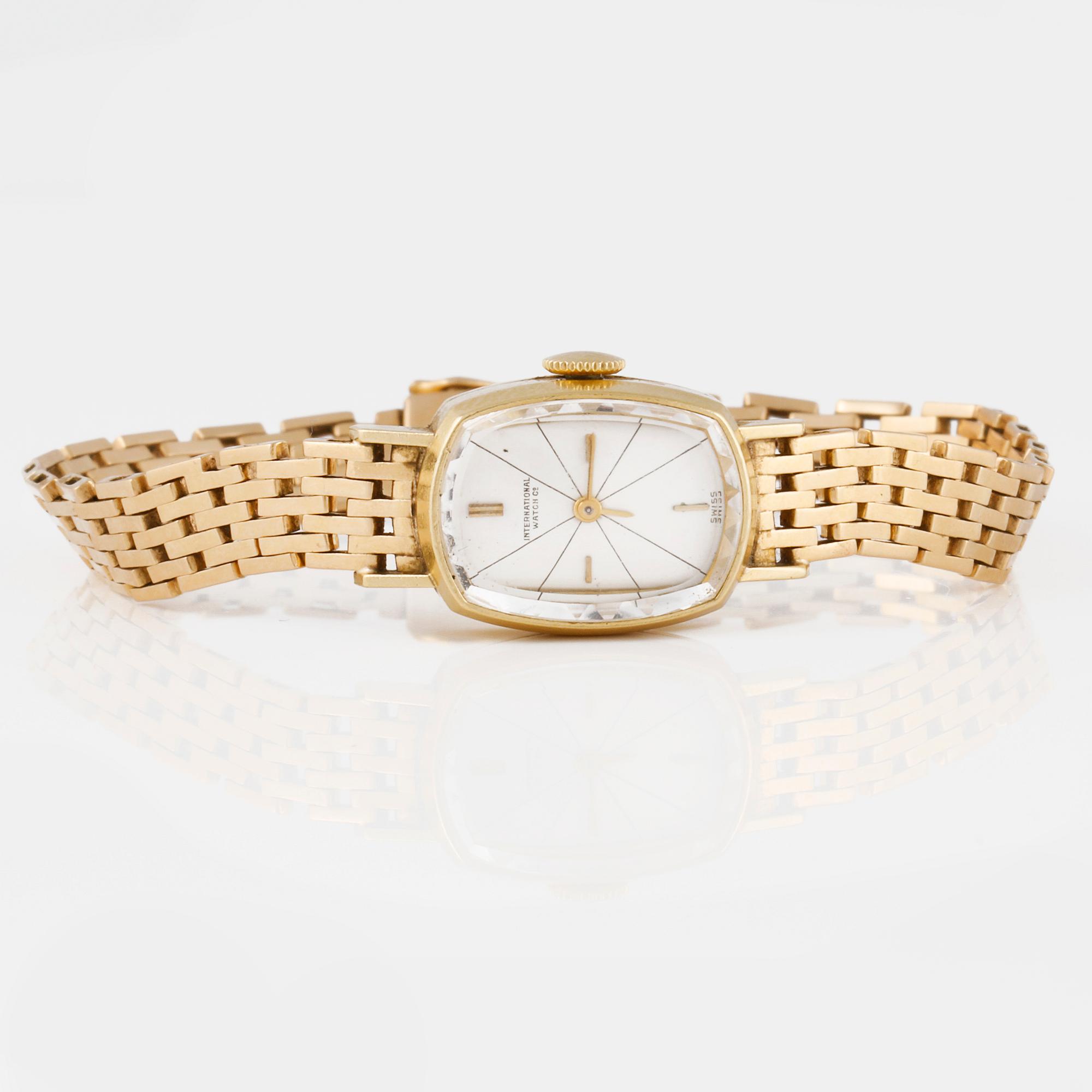ARMBANDSUR, dam, 18K guld, IWC, International Watch, total vikt 23 g.