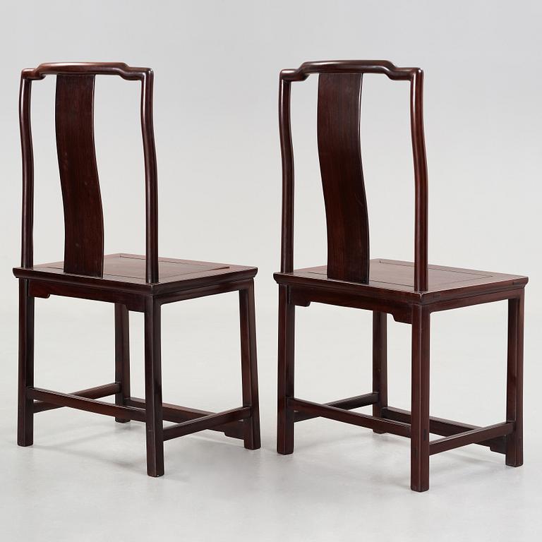 STOLAR, ett par, hardwood. Qingdynastin (1644-1912).