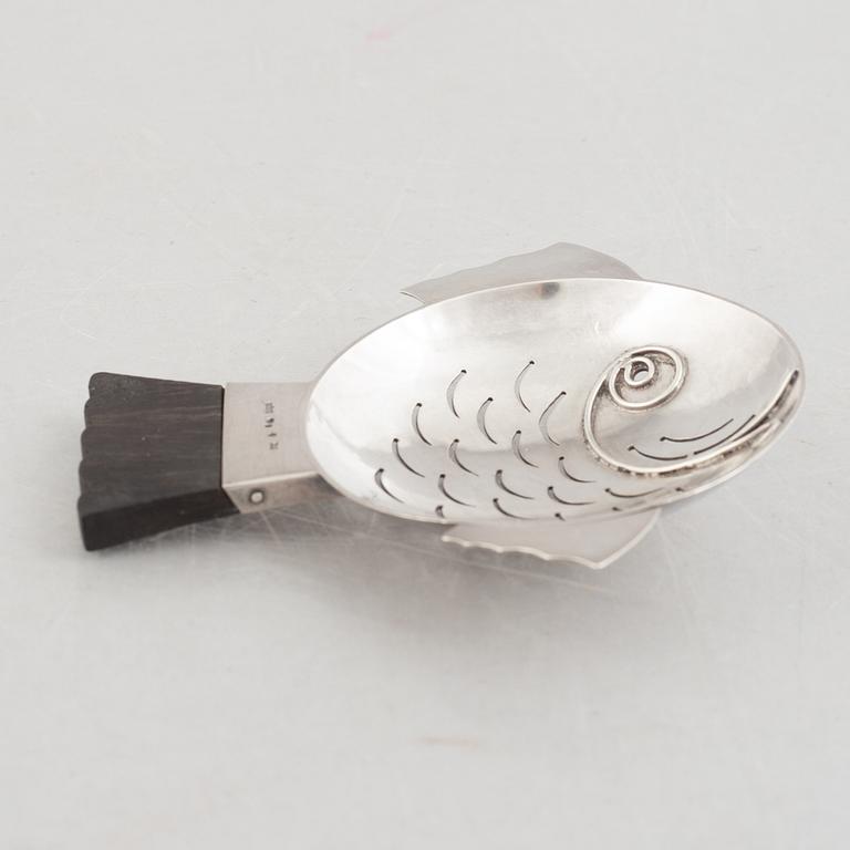H Brogren, tea strainer, silver, Håbes Atelier, Gothenburg 1934.