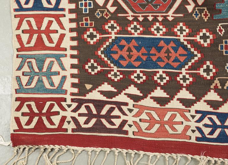 ANTIQUE ANATOLIAN KILIM. 478 x 176 cm.