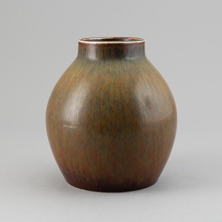 CARL-HARRY STÅLHANE, a stoneware vase, Sweden 1950-60's.