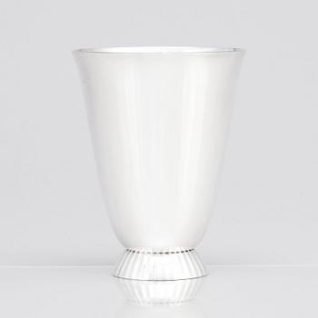 Sigvard Bernadotte, a sterling silver vase, Copenhagen post 1945, design nr 823.