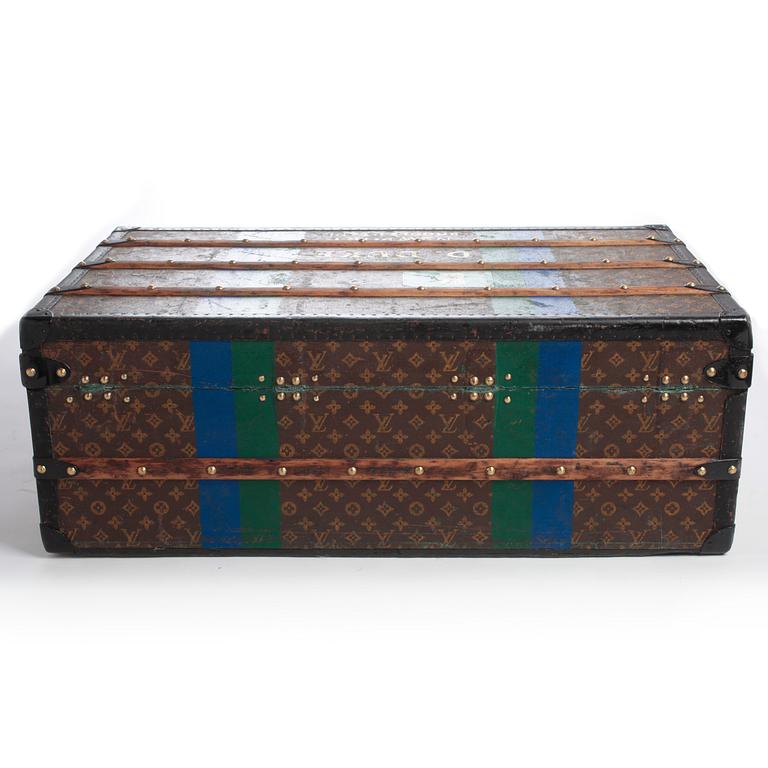 LOUIS VUITTON, a Monogram canvas trunk, early 20th century.