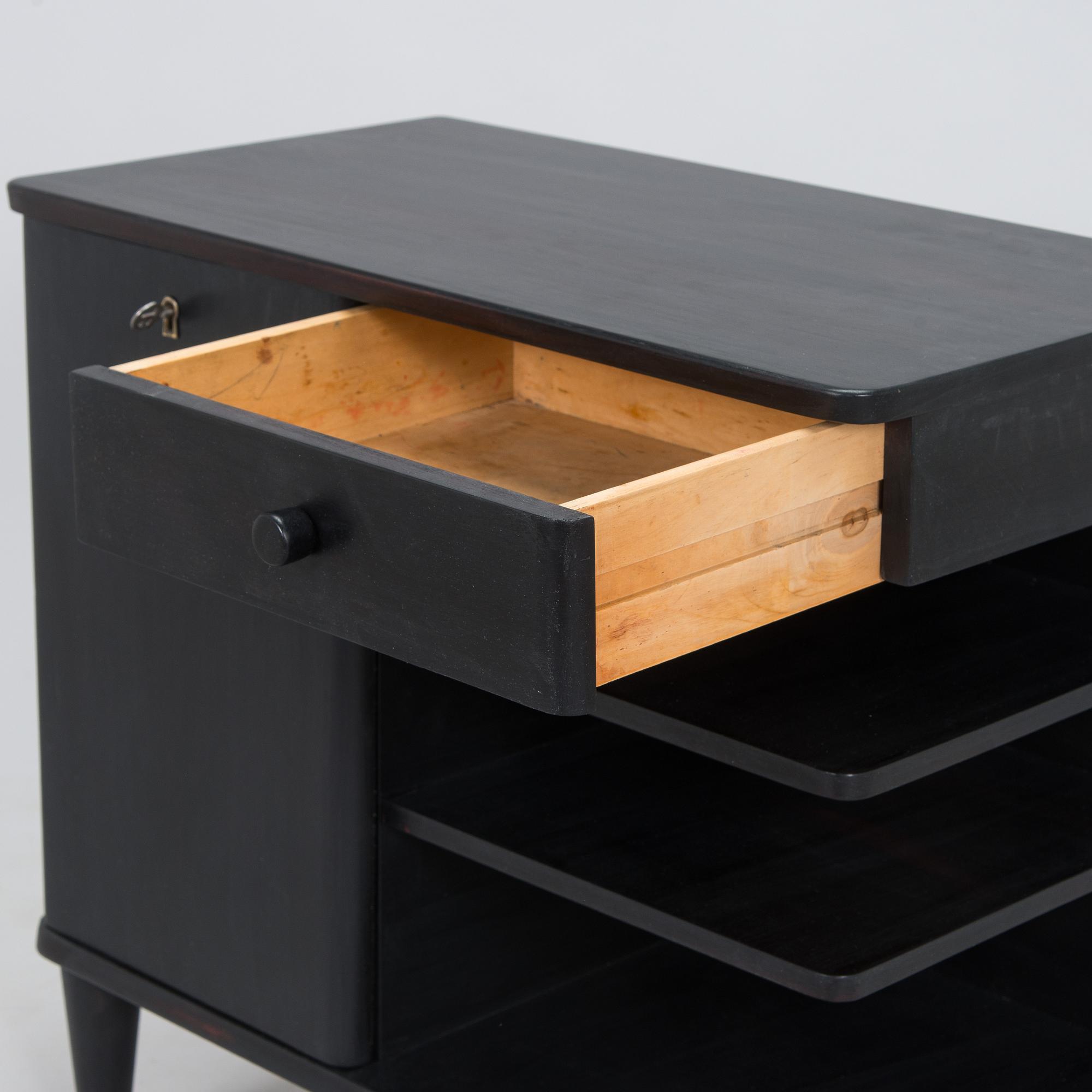 A 1950s 'Pertti' radio table, model 3205, Asko, Finland. Design year 1948.