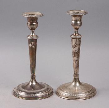 LJUSSTAKAR, ett par, silver. Oidentifierad stämplar. Senempire, 1800-talets mitt.