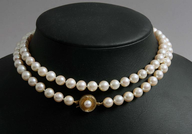 COLLIER, odlade pärlor m lås i förgyllt silver.