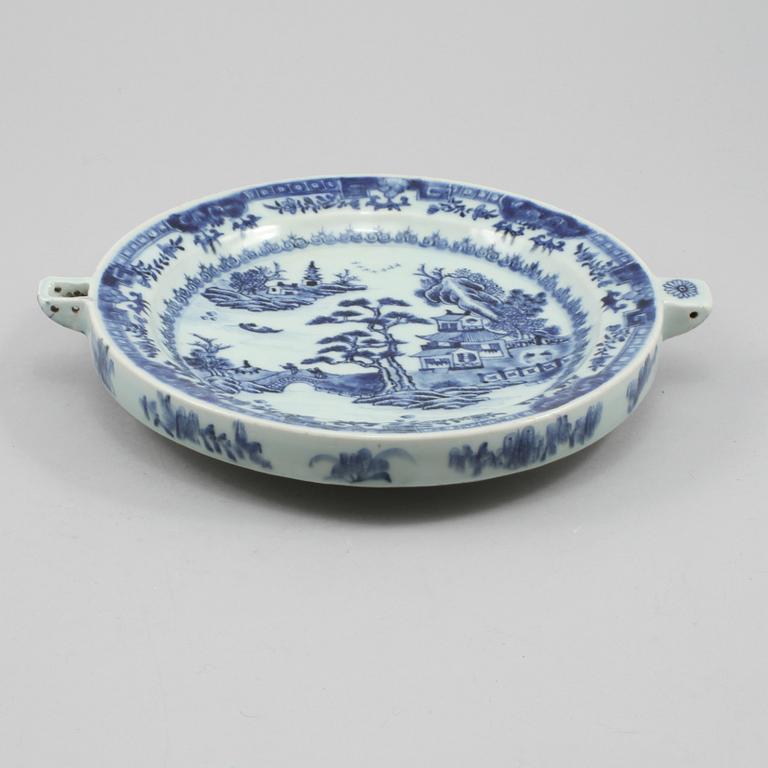 VÄRMEFAT, porslin, Kina, 1800-tal.