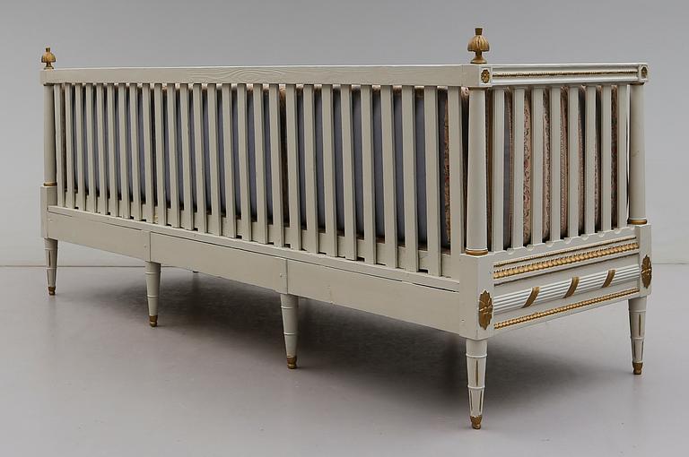 SOFFA, sengustaviansk, omkring år 1800.