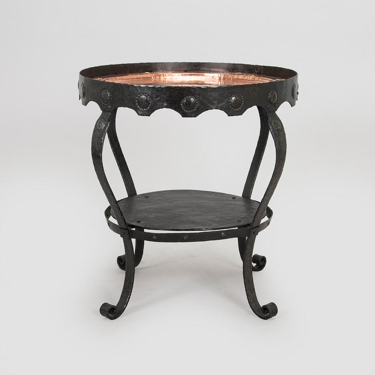 Pöytä, 1900-luvun alku.