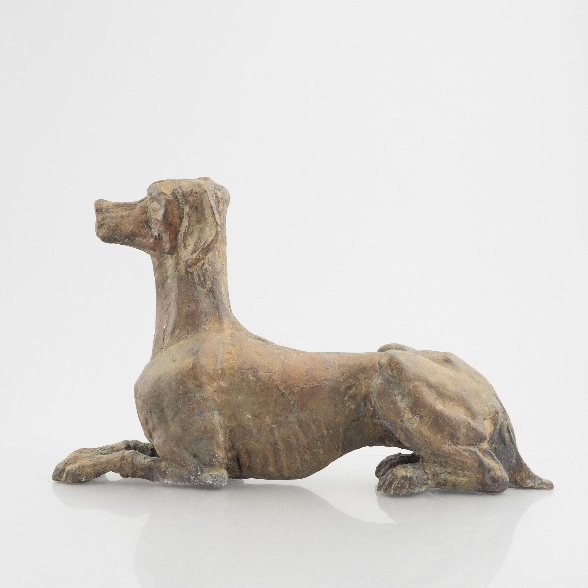 Skulptur, 1900-tal, Liggande hund.