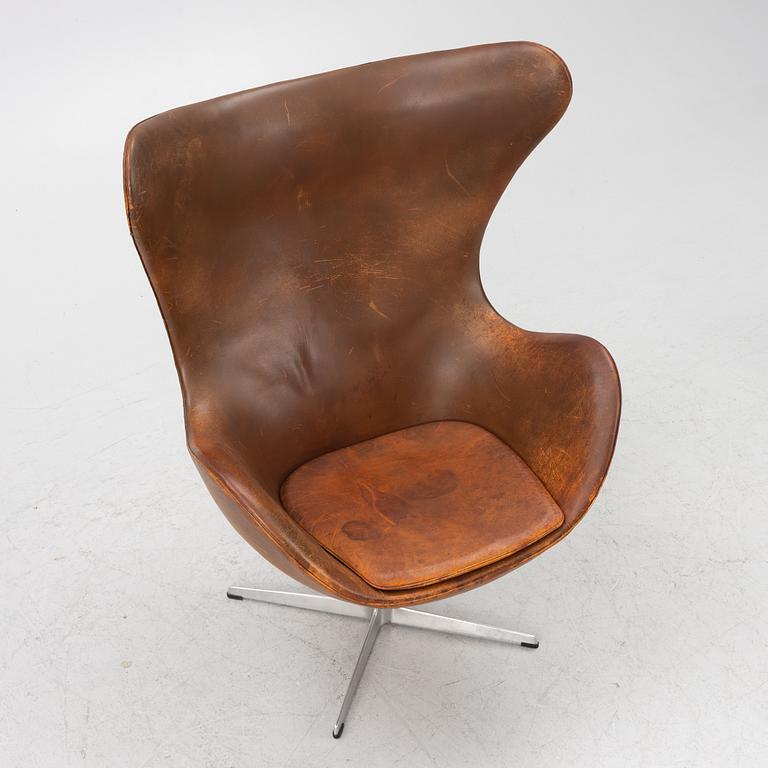Arne Jacobsen, an 'Egg' lounge chair, Fritz Hansen, Denmark, 1965.