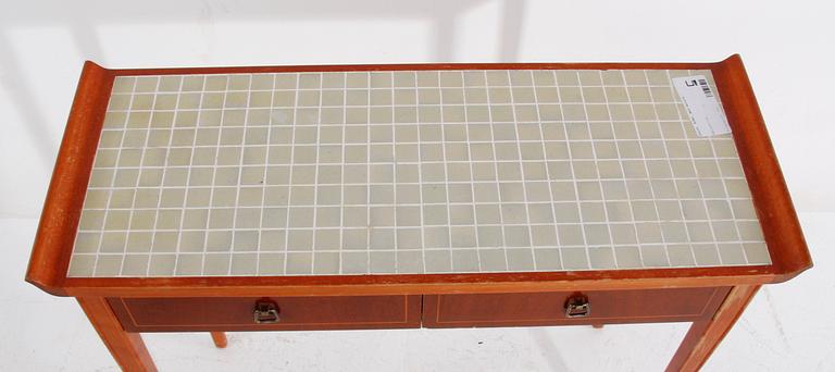 BORD, med mosaik.