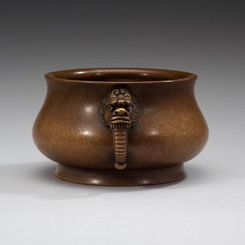 A bronze censer, presumably late Qing with archaistic mark to base.