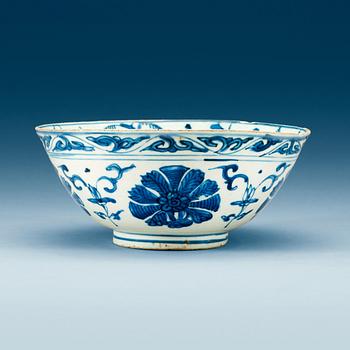 1684. A blue and white Transitional bowl, 17th Century.