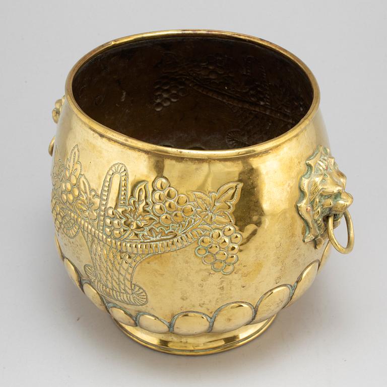 YTTERFODER, mässing, 1800-tal.