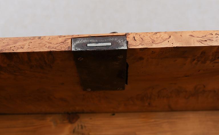 SKÅP, 1800-talets andra hälft, senare montering.