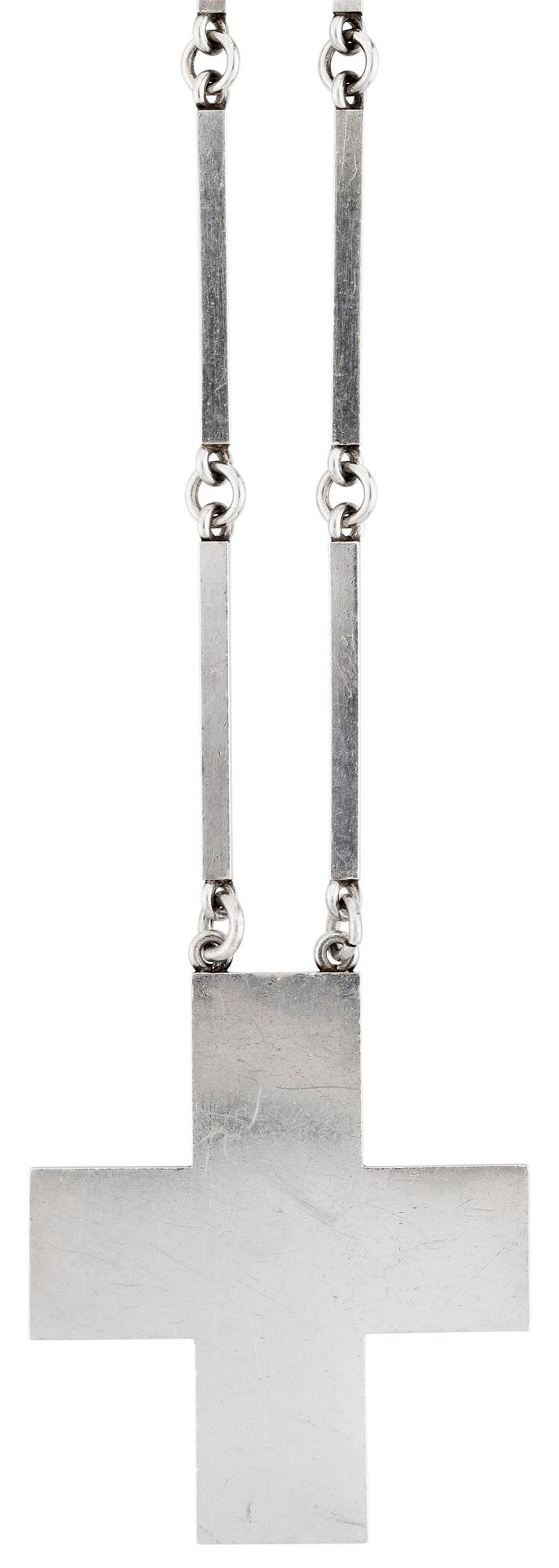 WIWEN NILSSON, korsformat hänge med kedja, Lund 1944, sterling.