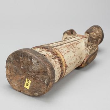 SKULPTUR, bemålat trä, romansk stil, trol 1700/1800-tal.