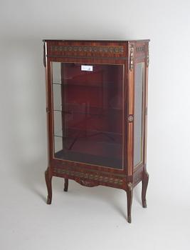 VITRINSKÅP, gustaviansk stil.