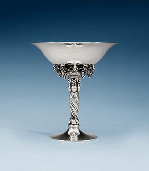 567. GEORG JENSEN, skål på fot, Köpenhamn 1933-44, sterling.