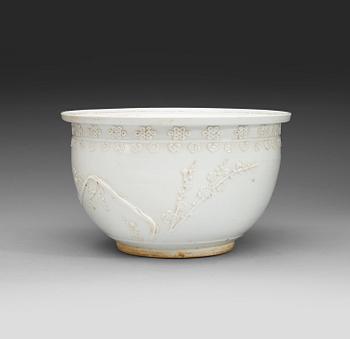 247. A "blanc de chine" flower pot, Qing dynasty 19th century.