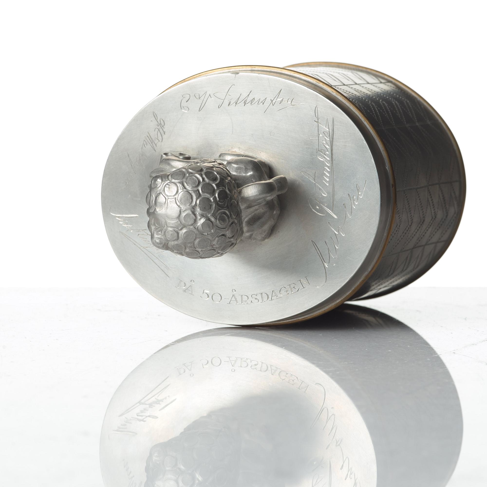 Anna Petrus, & Estrid Ericson, a pewter cigar box with cover by Svenskt Tenn, Stockholm 1928.
