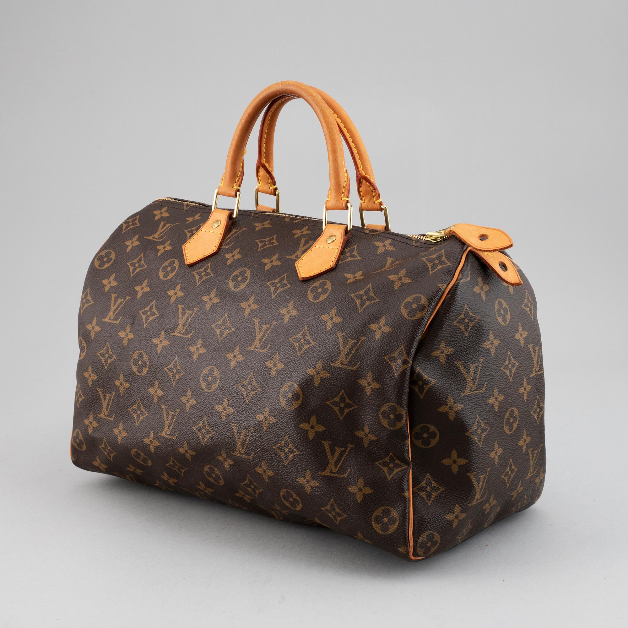LOUIS VUITTON, a "Speedy 35" monogram canvas handbag.