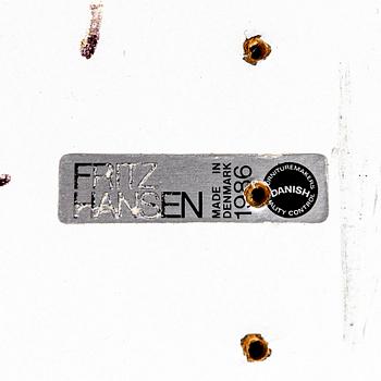 Bruno Mathsson & Piet Hein, bord för Fritz Hansen, 1986.