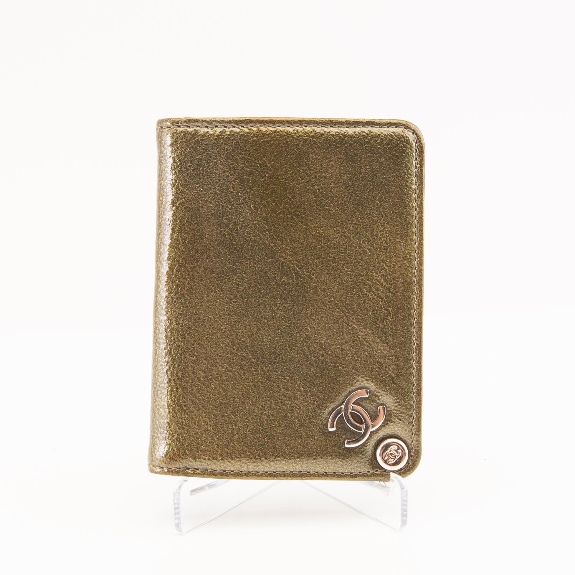 Chanel, cardholder.