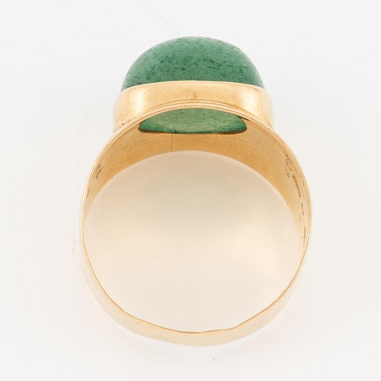 Ring, 18K gold with aventurine quartz.