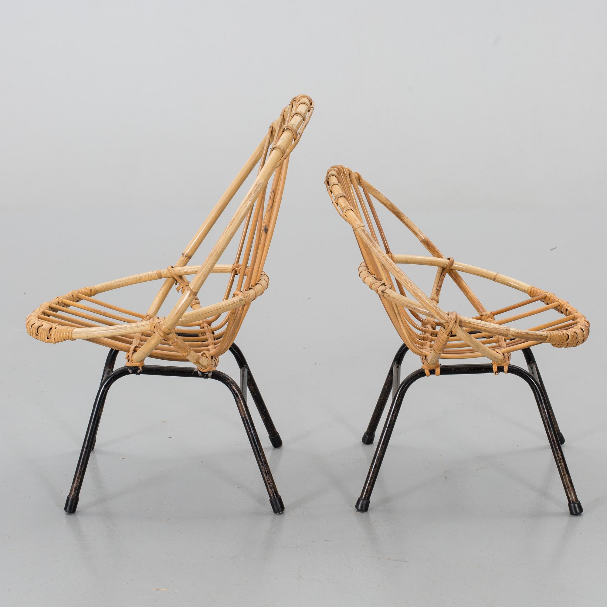 KORGSTOLAR för BARN, ett par, 1900-talets mitt.