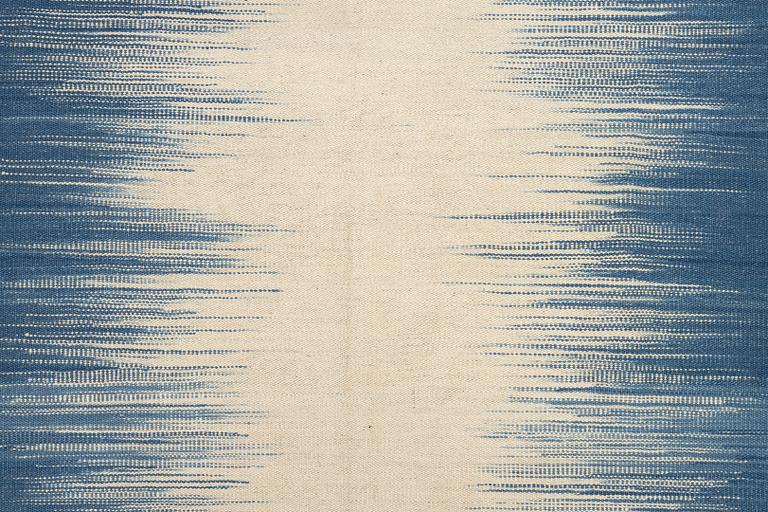 Kilim, modern, approx. 290 x 250 cm.