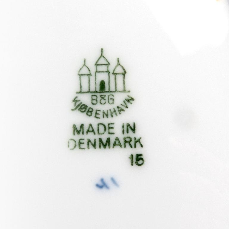 A Danish 98 pcs Bing & Gröndahl porcelain service from the latter part of the 20th century.