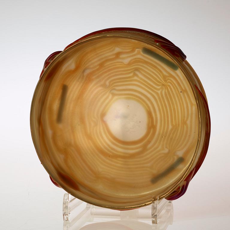 A Loetz iridiscent glass bowl, Austria ca 1900.