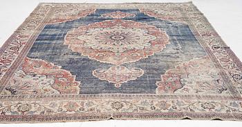 An antique Doroshk carpet, East Persian, c. 406 x 295 cm.