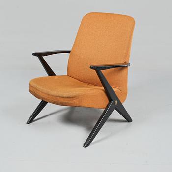 FÅTÖLJ, "Domstolsfåtöljen", Bengt Ruda för Nordiska Kompaniet, modellen formgiven 1953.