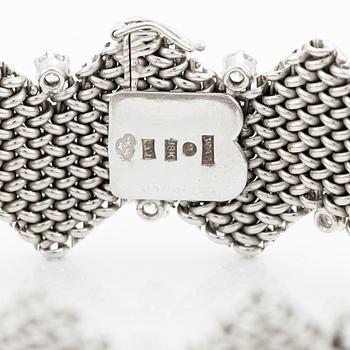 W.A. Bolin, armband, 18K vitguld med briljantslipade diamanter, Stockholm 1966.