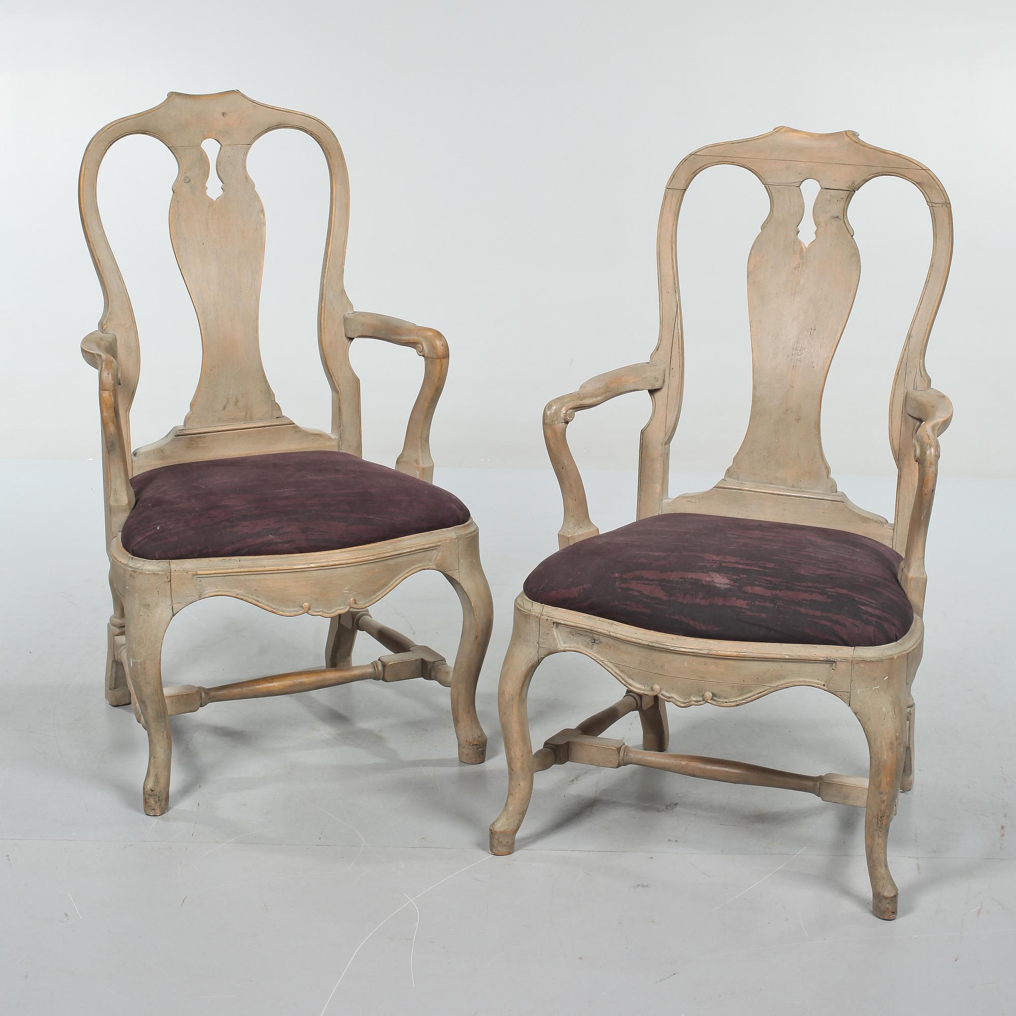 KARMSTOLAR, ett par, rokokostil, 1900-talets andra hälft.