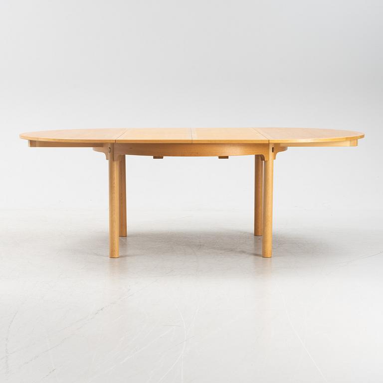 Børge Mogensen, a round 'Öresund' oak dining table.