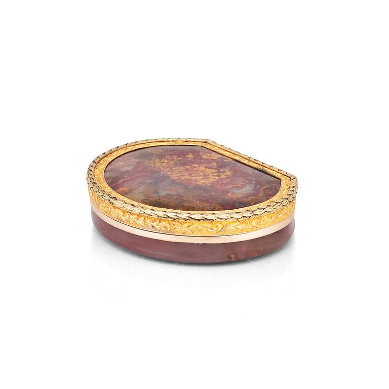 An 19th century agate and gold box, possibly French.