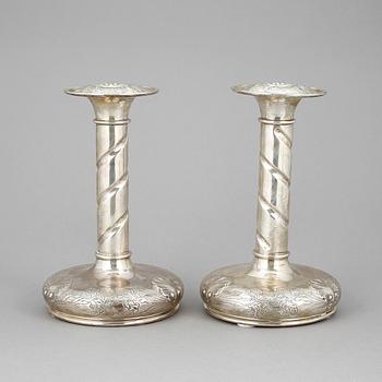 LJUSSTAKAR, ett par, sterling silver, Oscar L Olausson, Bransch, Stockholm, 1949.
