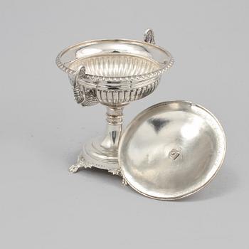 STRÖSOCKERSKÅL, silver, Gustaf Möllenborg, Stockholm, empire, 1831. Vikt 667 g.